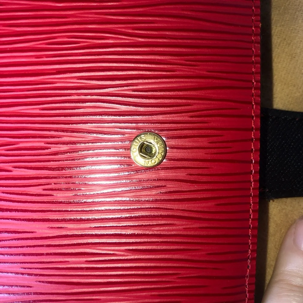 LOUIS VUITTON Red Epi Leather Notebook Agenda Passport Cover MM